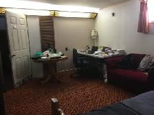 Spacious quiet furnished room closed to subway stn