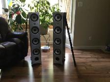 Polk audio monitor 70 tower speakers