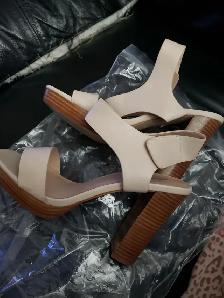 Brand NEW Size 10 Aldo heels