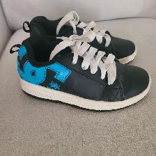 Youth boy snealers Size 4