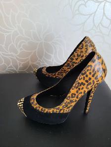 Brand New Women shoes Size 9