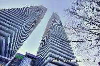 Yonge Bloor 1 Bd Den(Large Window ), On 2 Subway Lines