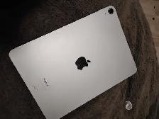 iPad Air 6th Gen (M2 128gb - Broken Display)