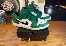Jordan 1 Pine Green Size 9.5