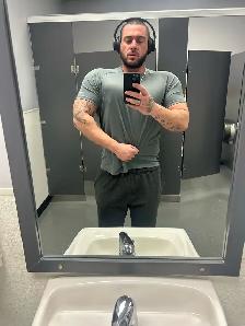 looking for a full time job