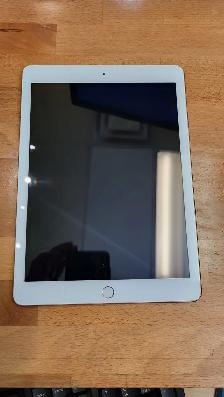 Apple iPad 6th 32GB Wifi Rose Gold Excellent Condition
