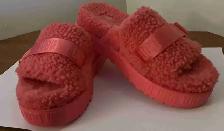 UGG Fluffita Slides • women's size 8