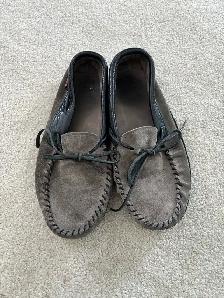 Laurentian Chief leather slippers men's size 10
