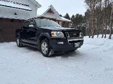 2010 Ford Explorer Sport Trac XLT (Clean Title. Local Truck)