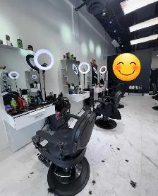 looking for man barber hair cut