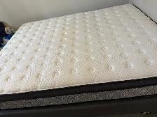 queen size bed for sale 250$ call 587-920-7388