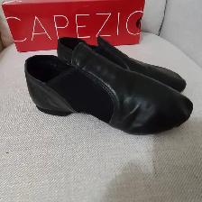 New Capezio kids Daisy 205C Size 1M