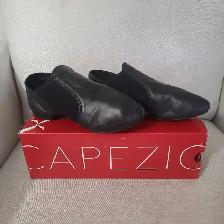 New Capezio kids Daisy 205C Size 1M