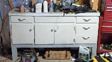 Workbench with drawers