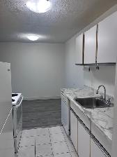 Mar1/1 Br / Large/ 750sf / Balcony / Includes Parking and Heat