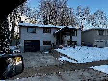 HOUSE FOR SALE IN WATERLOO IN A DESIRED AREA FULLY RENOVATED