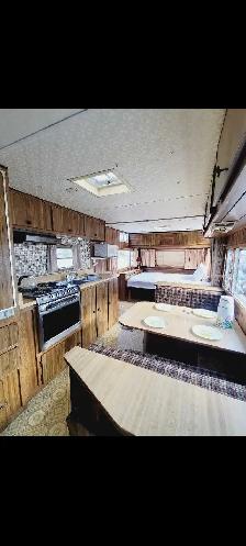 Vintage travel trailer Great condition 19ft 5500 Pounds