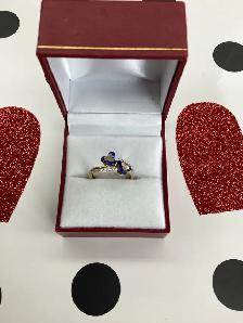 bague en or avec fleurs bleues