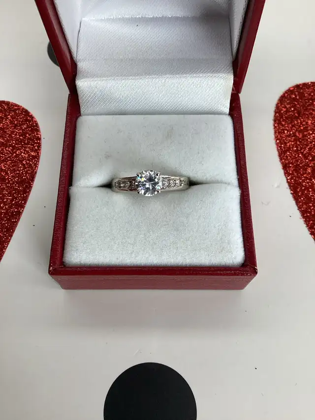 bague en or blanc 14k