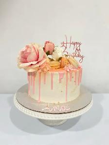 stunning cakes Milton Halton - Photo 7