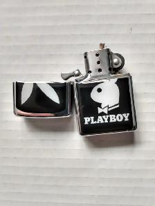 PLAYBOY BUNNY LARGE FLAME WINDPROOF LIGHTER GREAT CONDITION - Photo 3