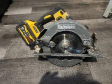 Dewalt Circular Saw With battery