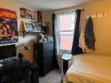 Summer sublet for Queen’s student - Photo 4