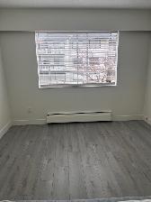 Mar1/1 Br / Large/ 750sf /Updated/ Balcony / Includes Parking - Photo 7