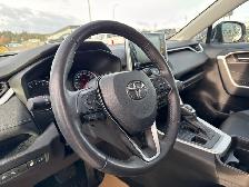 2021 Toyota RAV4 XLE SUNROOF / POWER LIFTGATE / REAR CAMERA / HE - Photo 9