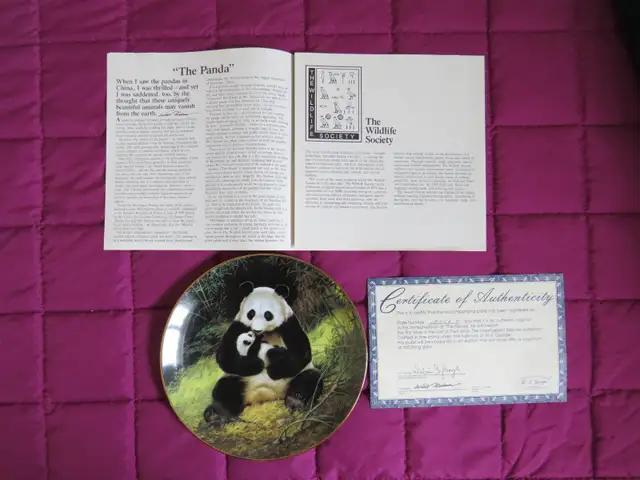 PANDA BEAR COLLECTOR PLATE
