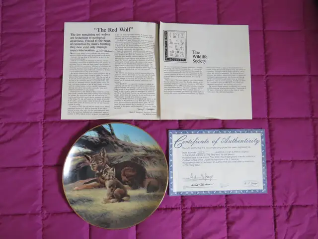 RED WOLF COLLECTOR PLATE