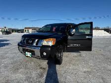 2014 Nissan Titan SL crew cab-4x4