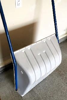 New 24-In Polyethylene Sleigh Snow Pusher - Photo 3