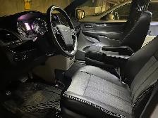 Wheelchair assist lift van - Photo 4