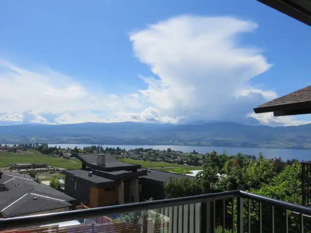 room in lake view house in west kelowna for rent