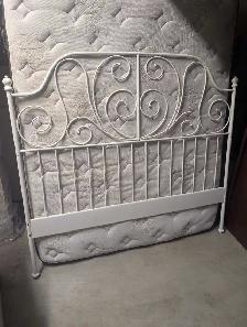 Queen Bed - Can Deliver - Photo 3