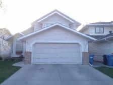 AWESOME LOCATION – BEAUTIFUL, BRIGHT BASEMENT SUITE - Photo 9