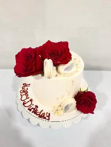 Red Roses Cakes , Beautiful Floral cakes Milton GTA - Photo 2