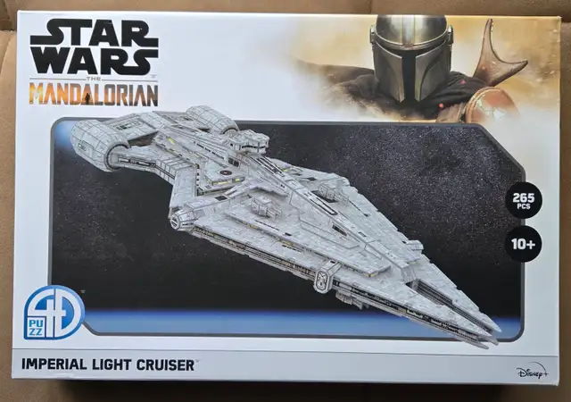 New Sealed STAR WARS The Mandalorian Imperial Light Cruiser