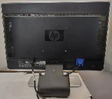 HP W2007 20-inch Widescreen Flat Panel LCD Monitor. - Photo 2