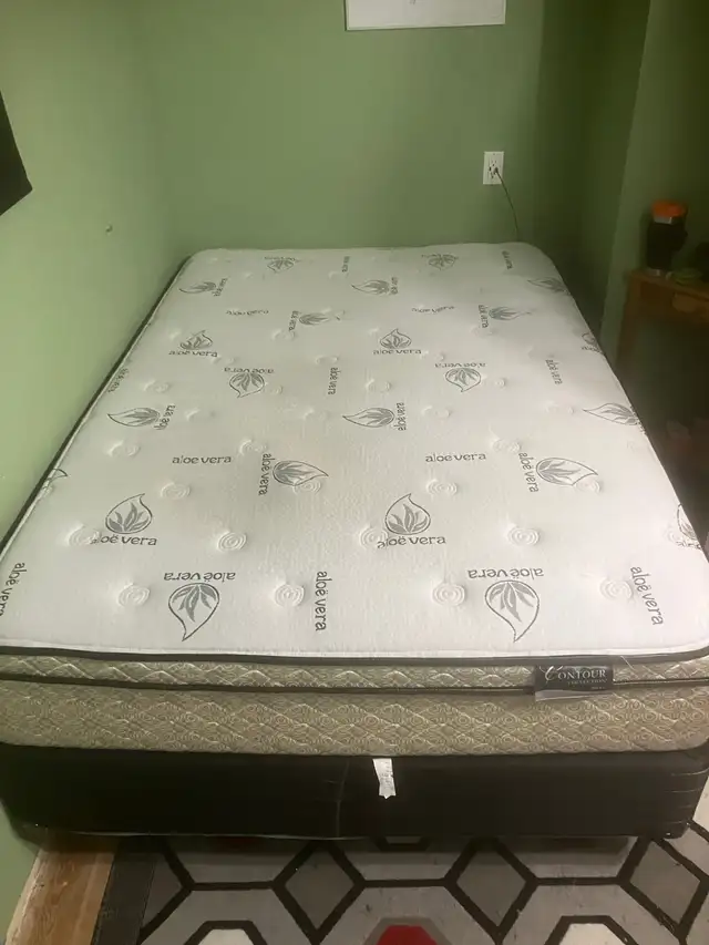 Double XL mattress and box spring