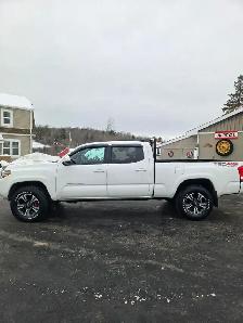 2018 Toyota Tacoma SR5 - Photo 3