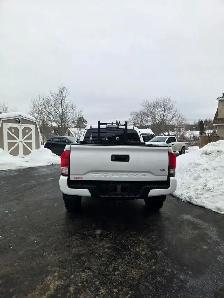 2018 Toyota Tacoma SR5 - Photo 5