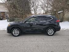 2017 Nissan Rogue AWD 4dr SV Panoramic Sunroof, Heated Seats, Re