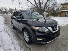 2017 Nissan Rogue AWD 4dr SV Panoramic Sunroof, Heated Seats, Re - Photo 4