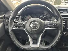 2017 Nissan Rogue AWD 4dr SV Panoramic Sunroof, Heated Seats, Re - Photo 19