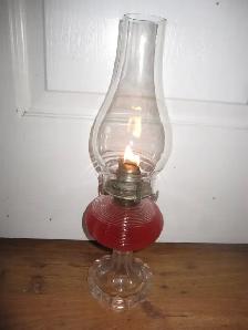 BEEHIVE PEDESTAL OIL LAMP WITH WHITE FLAME BURNER MIGHIGAN
