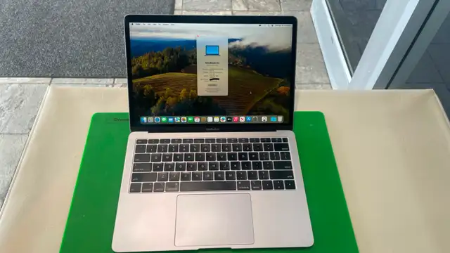 MacBook Air, 2019, 250GB, Retina.