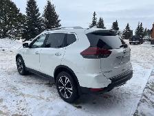2020 Nissan Rogue SV - Photo 2