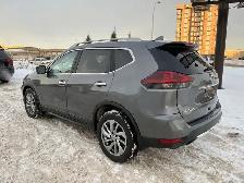 2020 Nissan Rogue SV - Photo 2